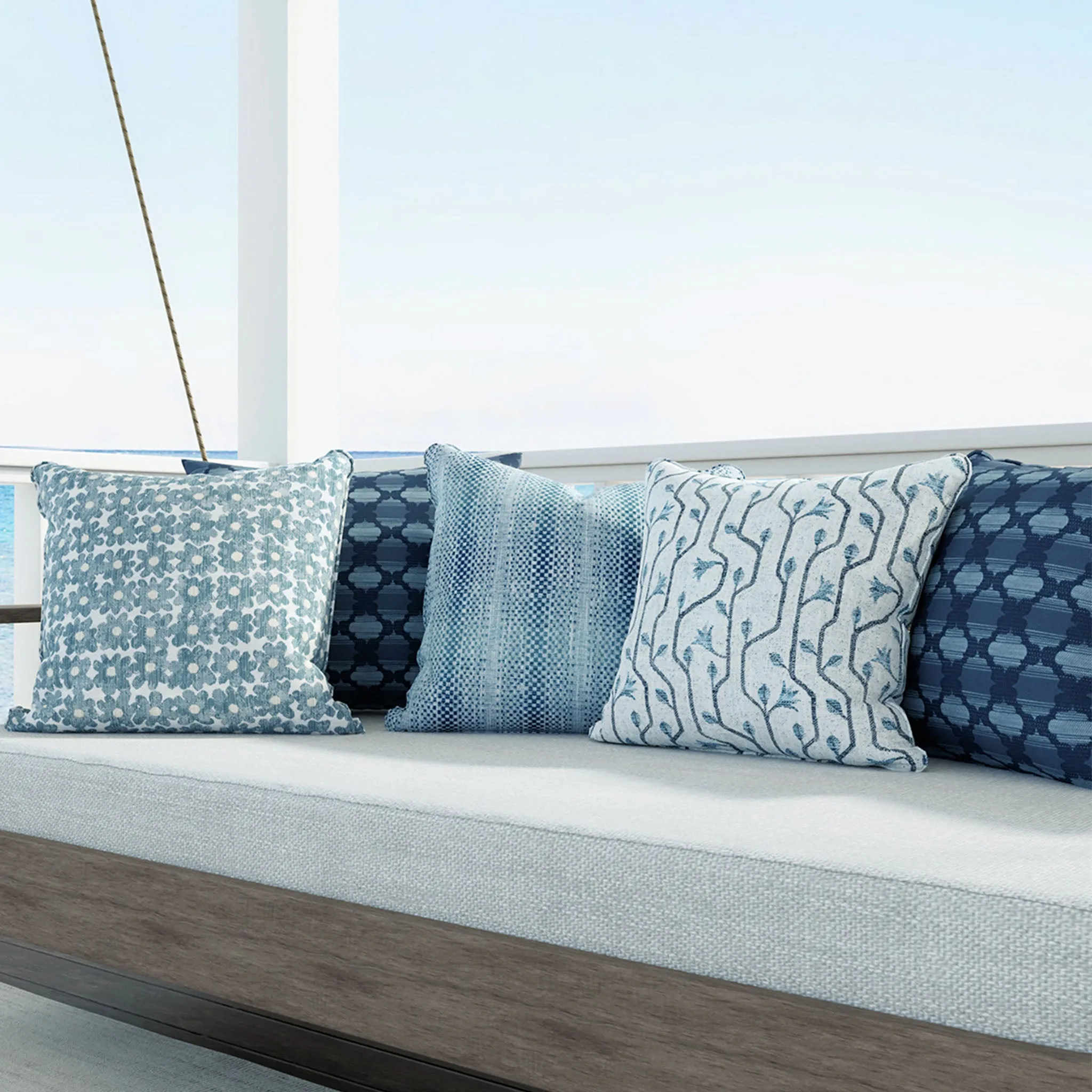 Alhambra Indoor/Outdoor Performance Pillow, Navy
