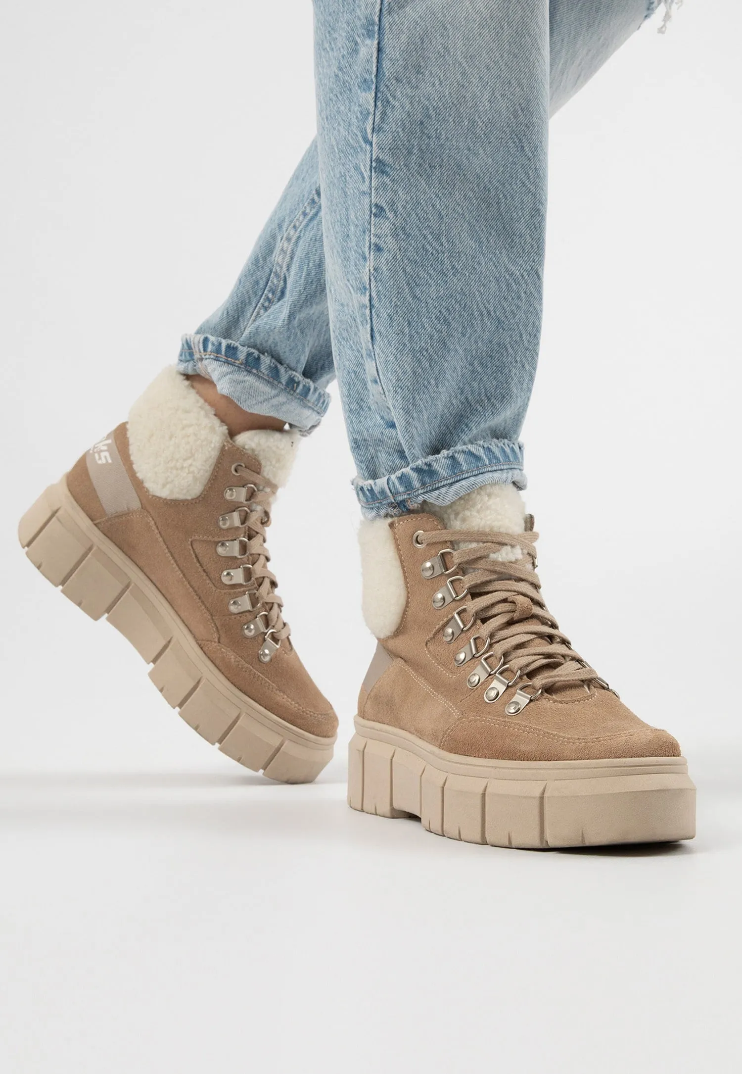 Wojas RELAKS Beige Insulated Leather Ankle Boots with Fur | R6400364